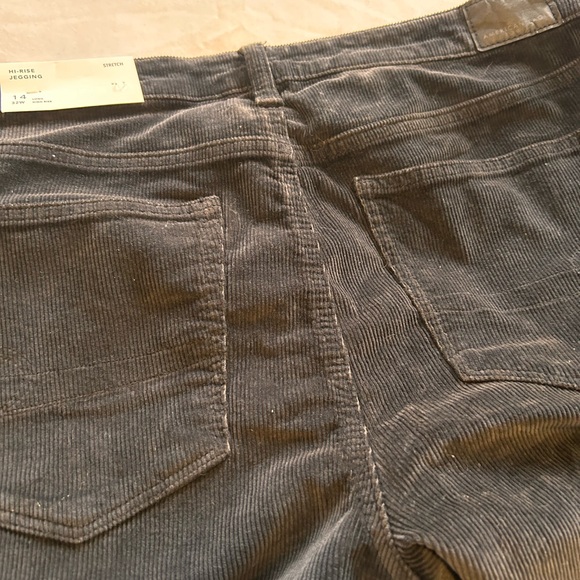 American Eagle Pants - Picture 5 of 8